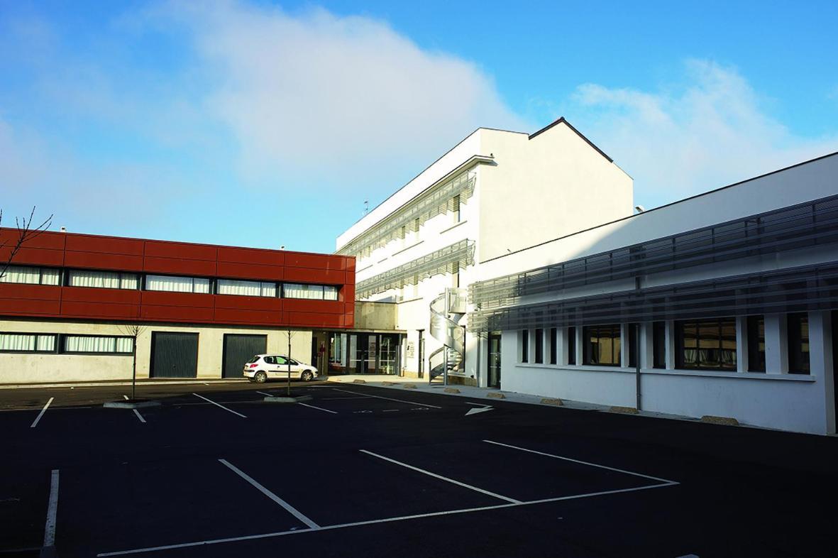 Jf Accueil & Formation Hotell Cholet Exteriör bild