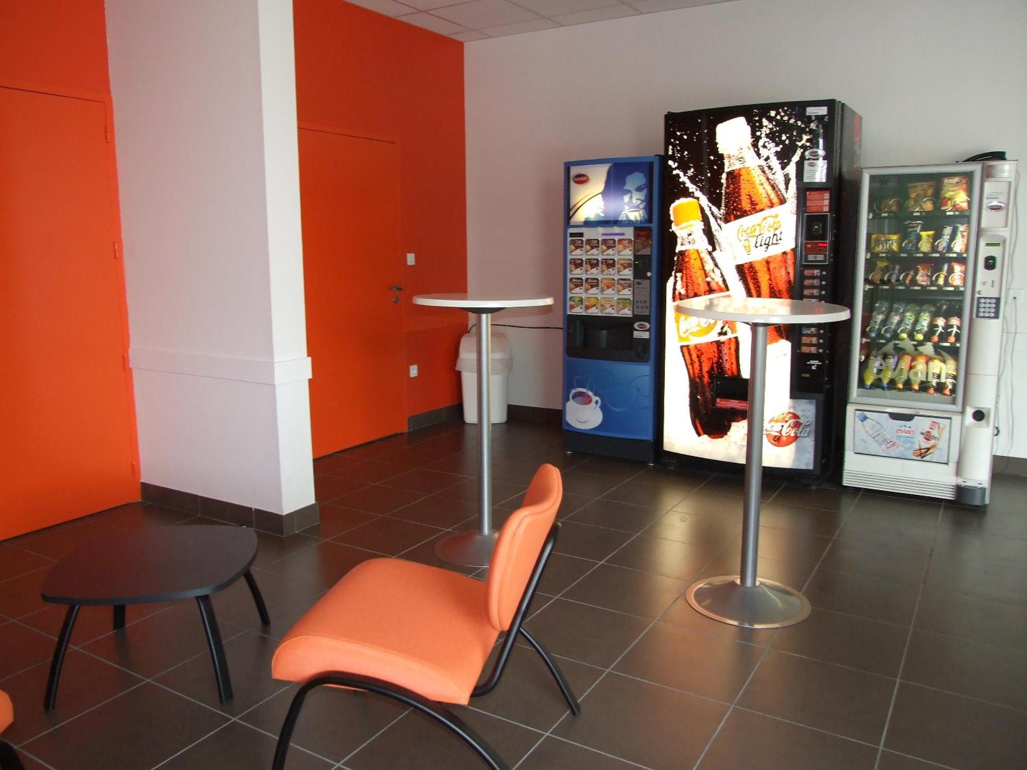 Jf Accueil & Formation Hotell Cholet Exteriör bild
