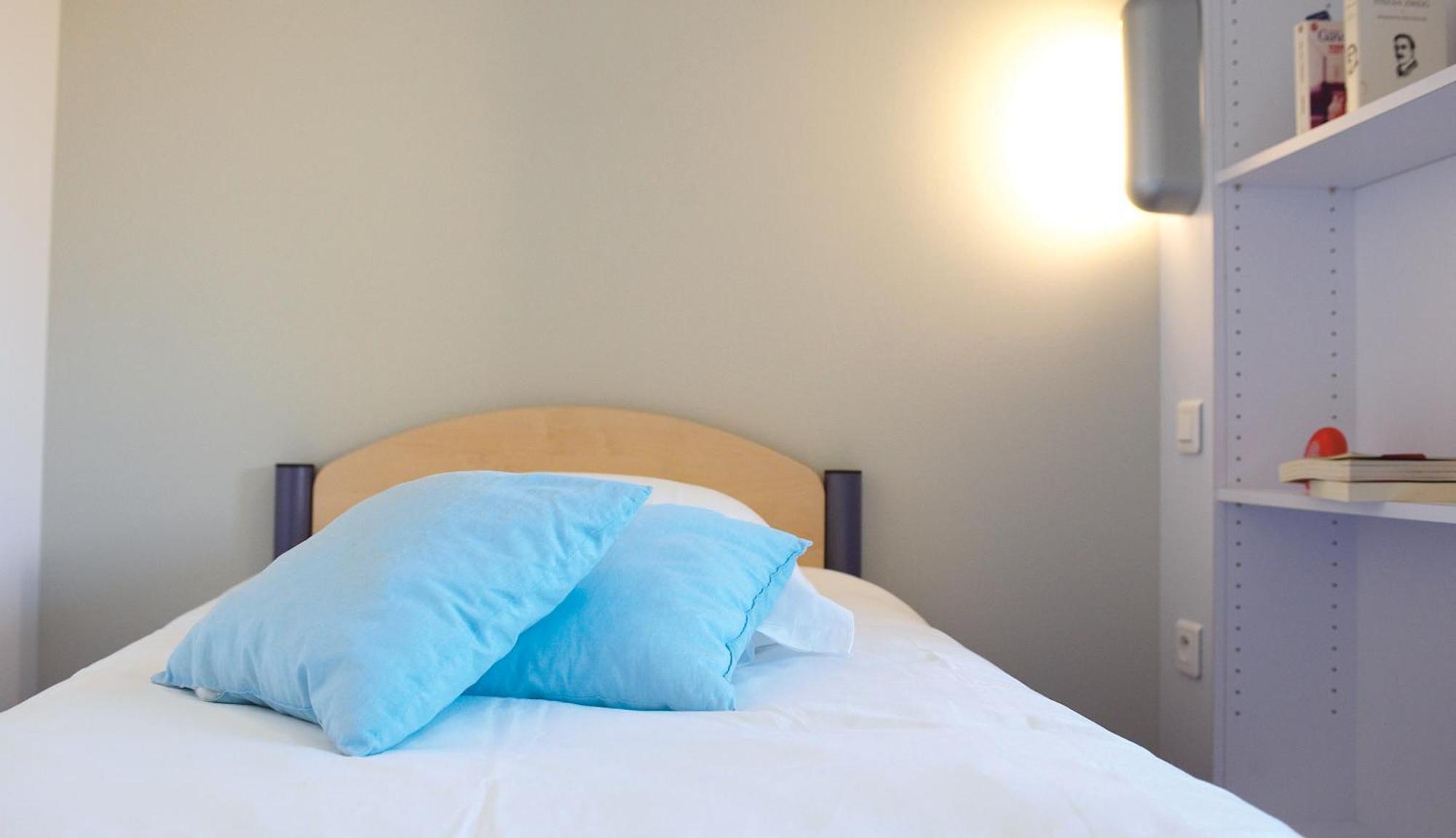 Jf Accueil & Formation Hotell Cholet Exteriör bild